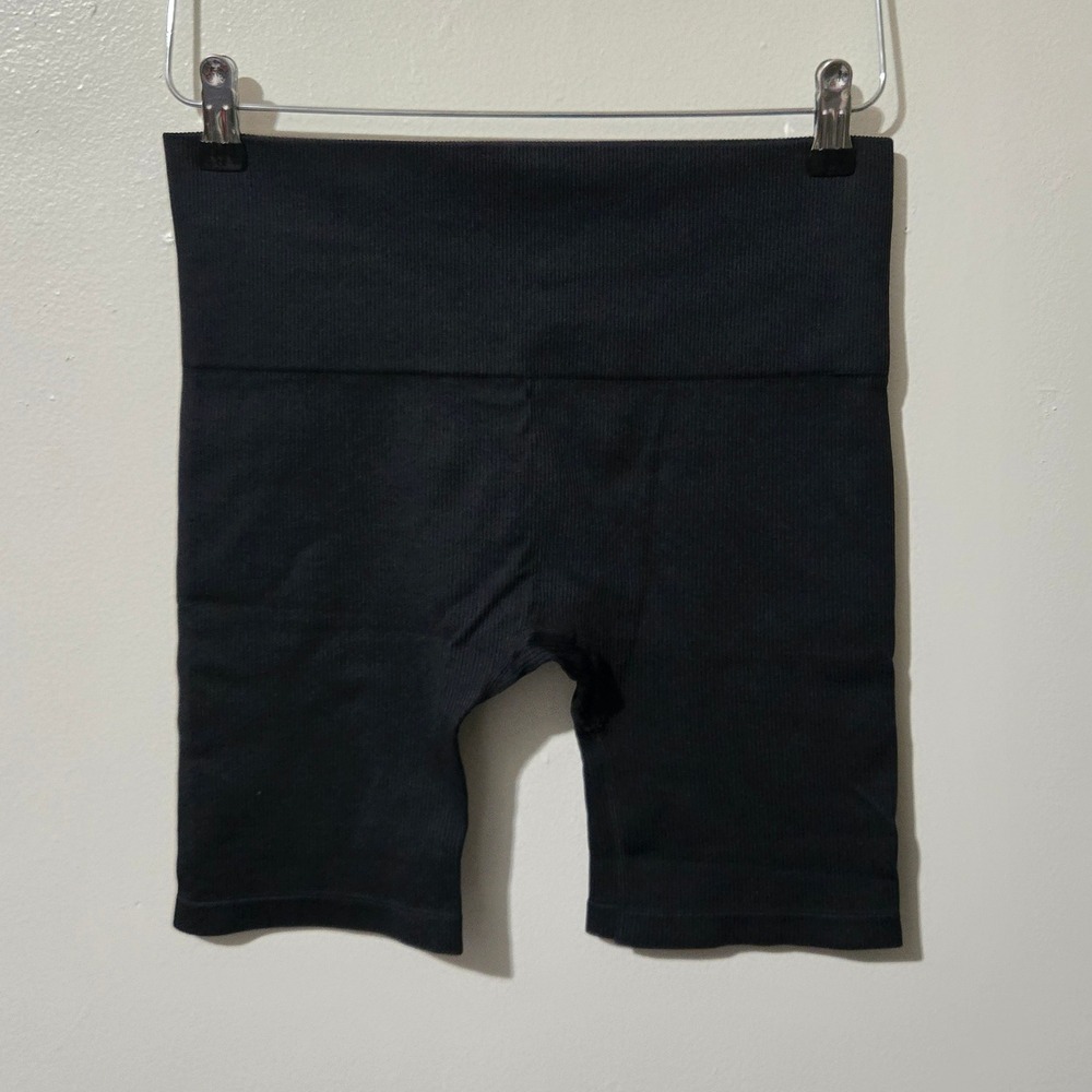 Wild Fable Black Ribbed High Waisted Biker Shorts Womens Size Medium Seamless